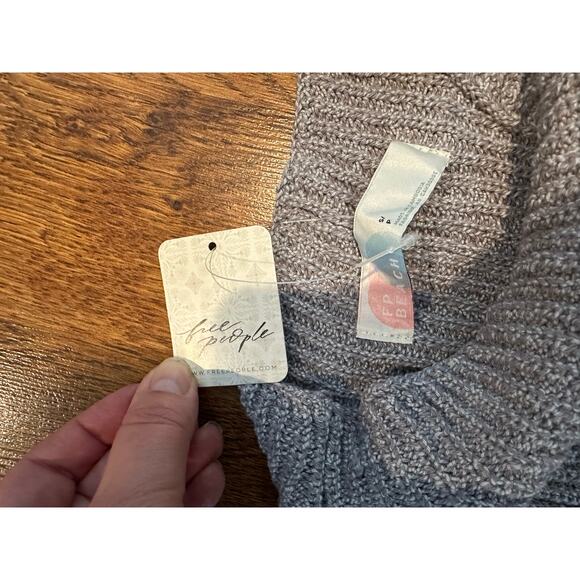 Free People Women's Freya Mock Neck Sweater Gray - Size Small NWT Modern Style - Picture 3 of 8